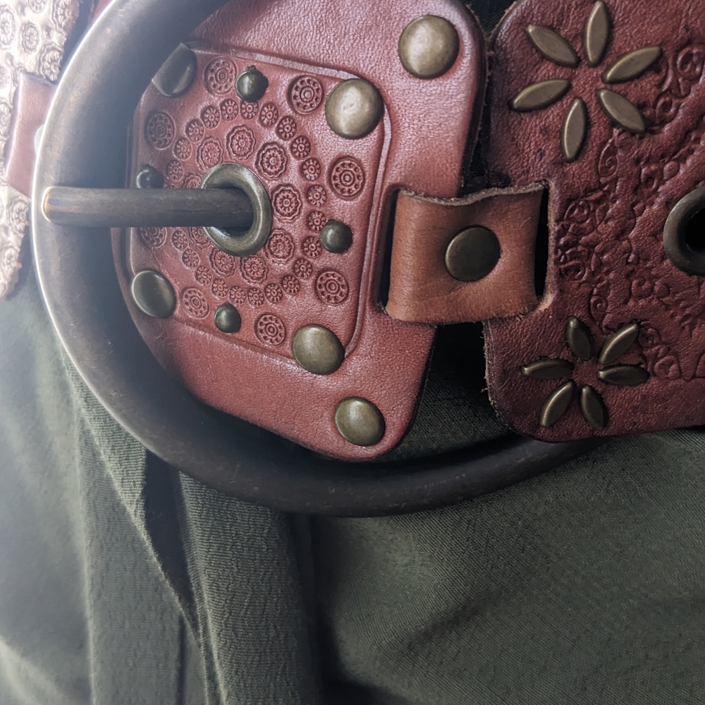 Belt Leather Metallic Brown Patterned Squares - Picture 5 of 7